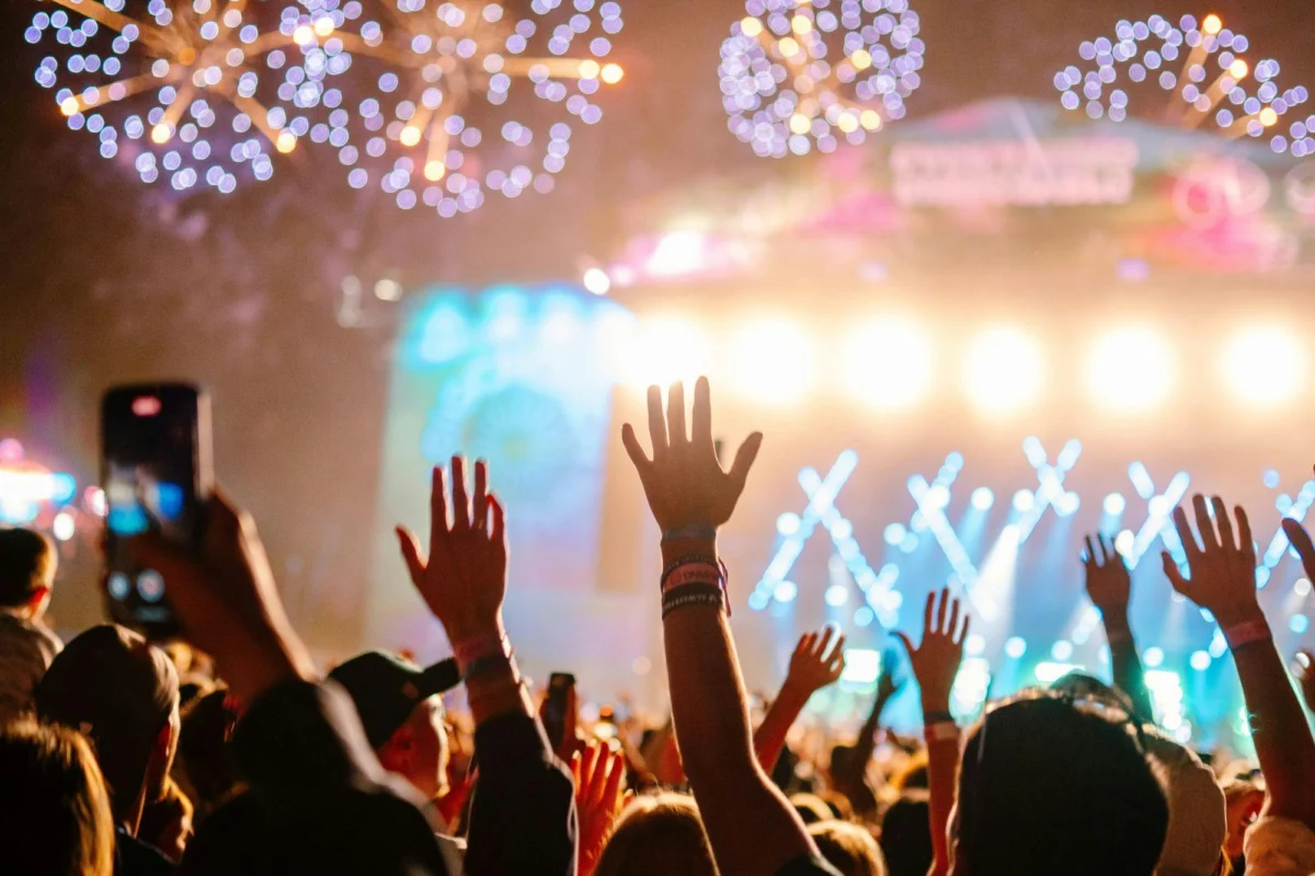 Beyond the Algorithm: How AI is Humanizing the Customer Experience