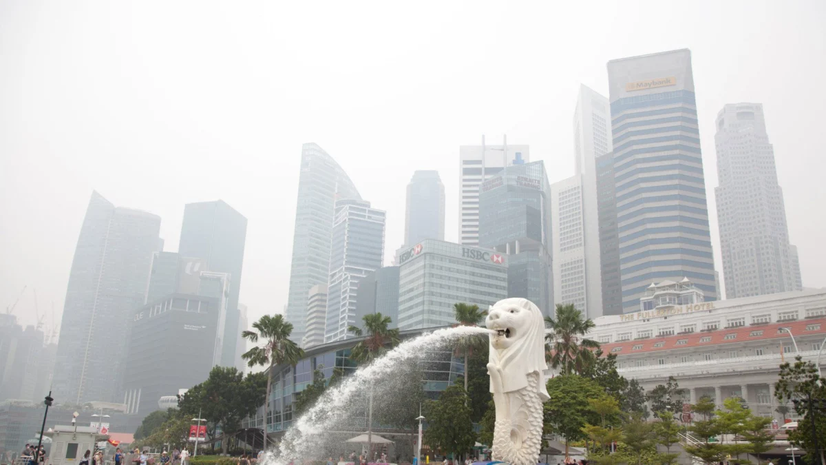 Air Quality Alert: PM2.5 Levels Surge to "Very High" Across Multiple Regions in Singapore