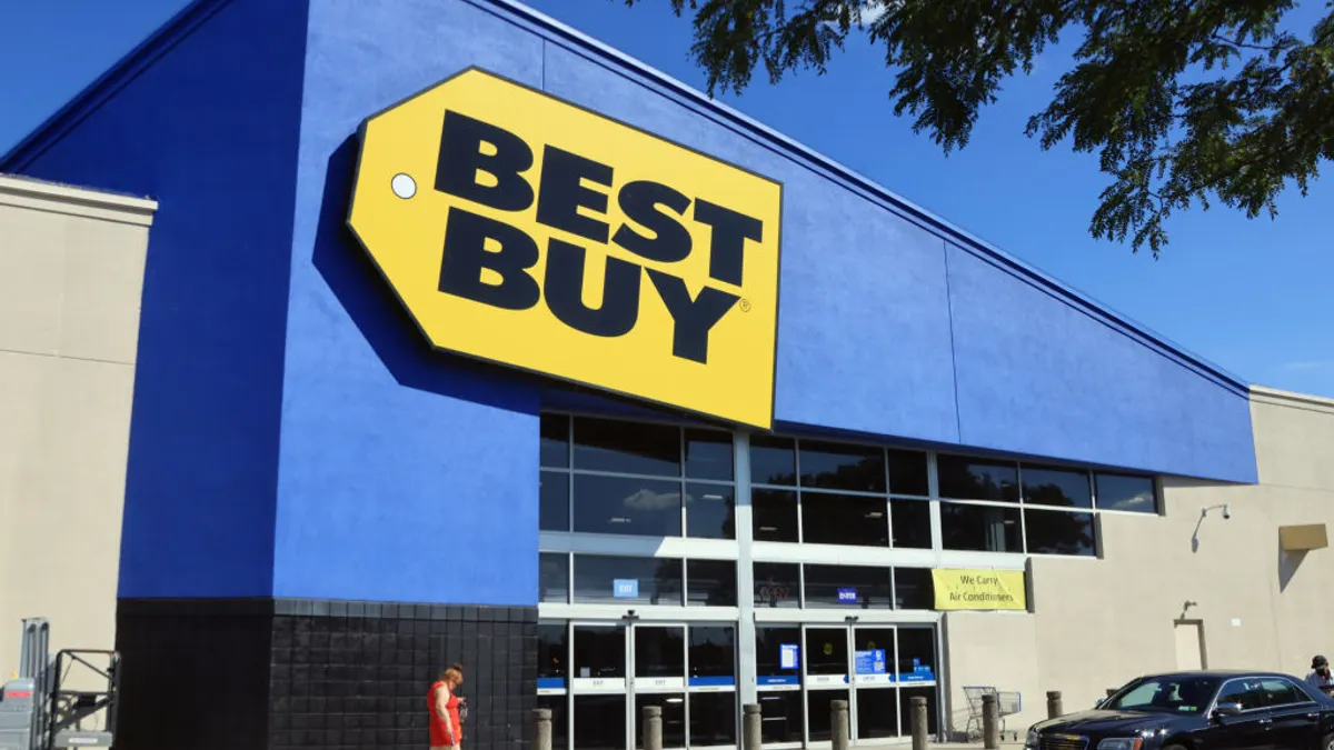 Best Buy Accelerates Supply Chain Decarbonization with Electric Yard Switcher Pilot