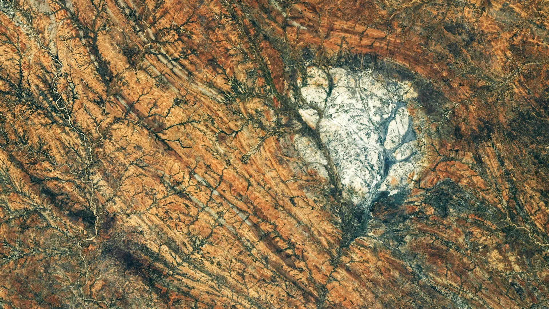 Earth’s Lunar Twin: The Geological Secrets of Madagascar’s Saririaky Massif