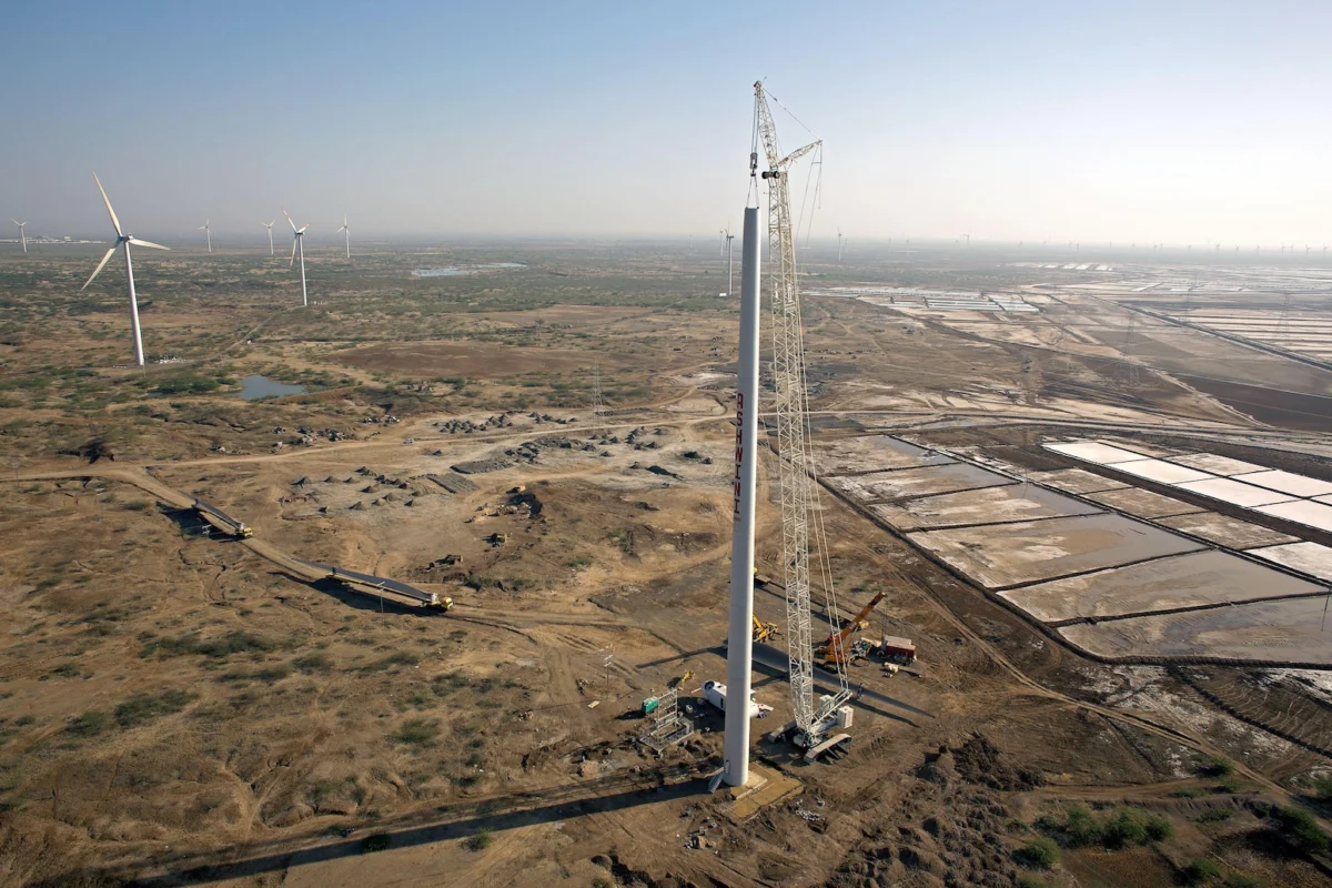 India’s Energy Paradox: Clean Power Surges as Industrial Emissions Climb