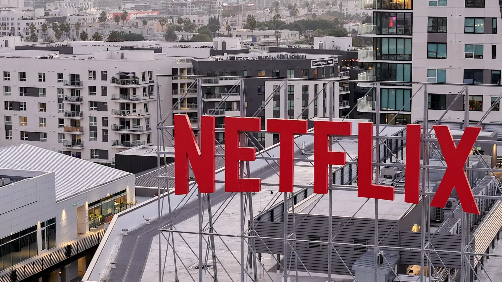 Netflix’s Growth Strategy Faces Turbulence: Lowered Ad Revenue Forecasts and Leadership Shifts Cloud Q3 Outlook