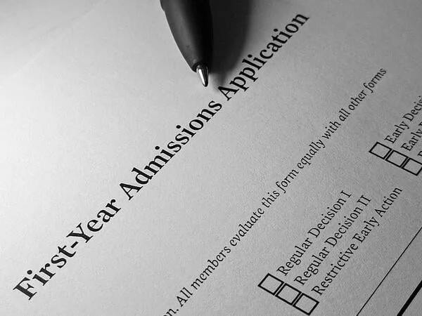 The Silicon Ceiling: How the AI Admissions Arms Race is Leaving Low-Income Students Behind